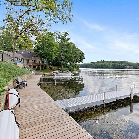 Lakeside Getaway With Dock, Firepit, Grill Newaygo Eksteriør billede