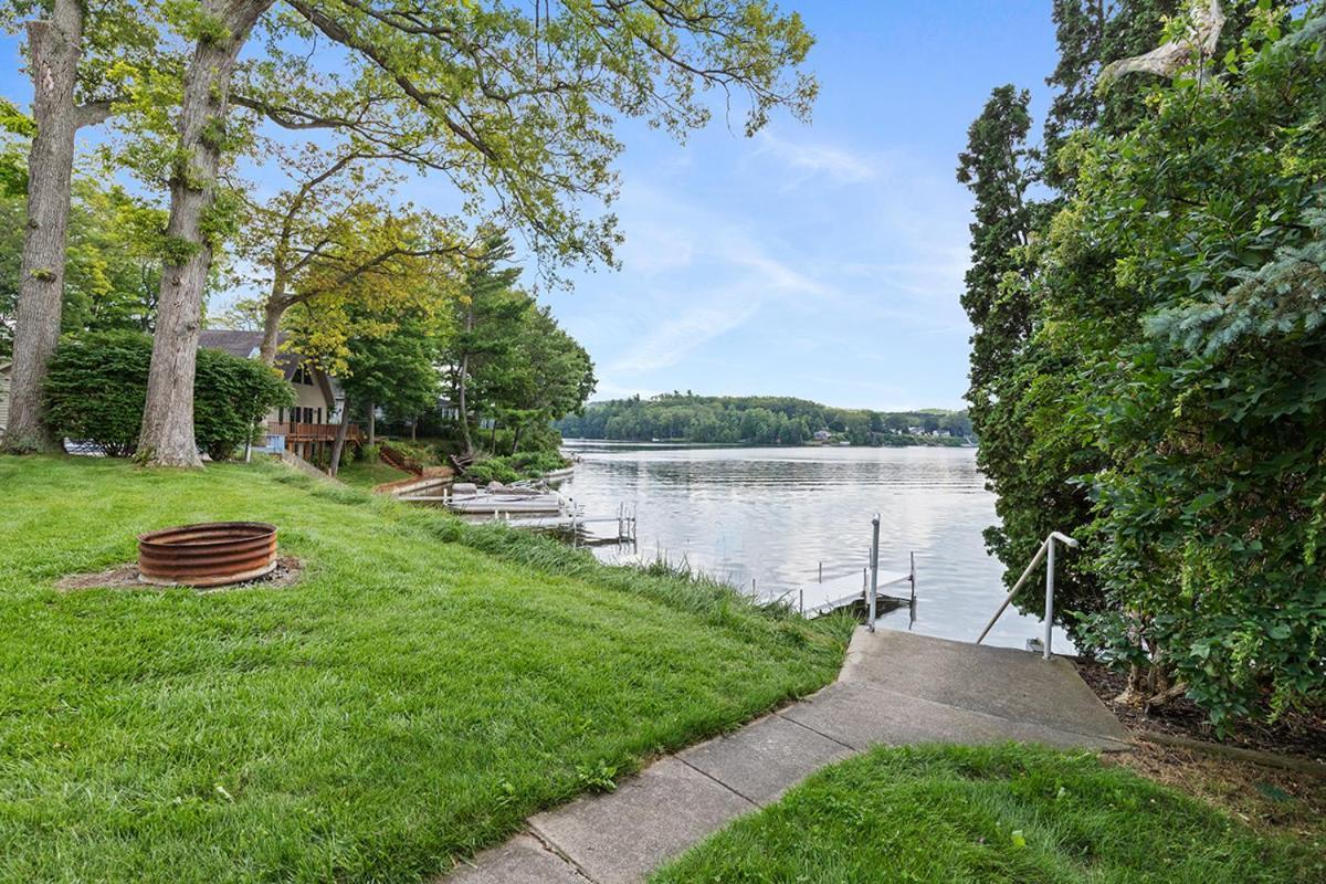 Lakeside Getaway With Dock, Firepit, Grill Newaygo Eksteriør billede