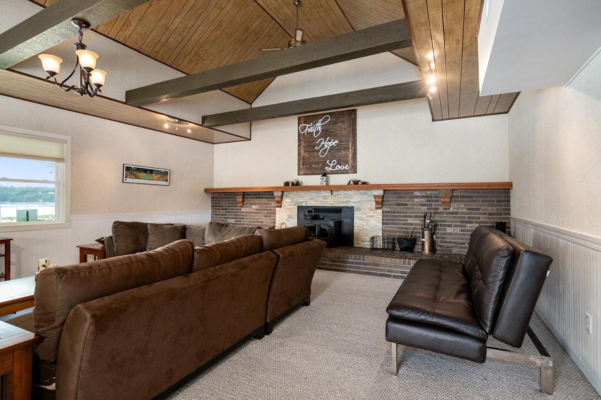 Lakeside Getaway With Dock, Firepit, Grill Newaygo Eksteriør billede
