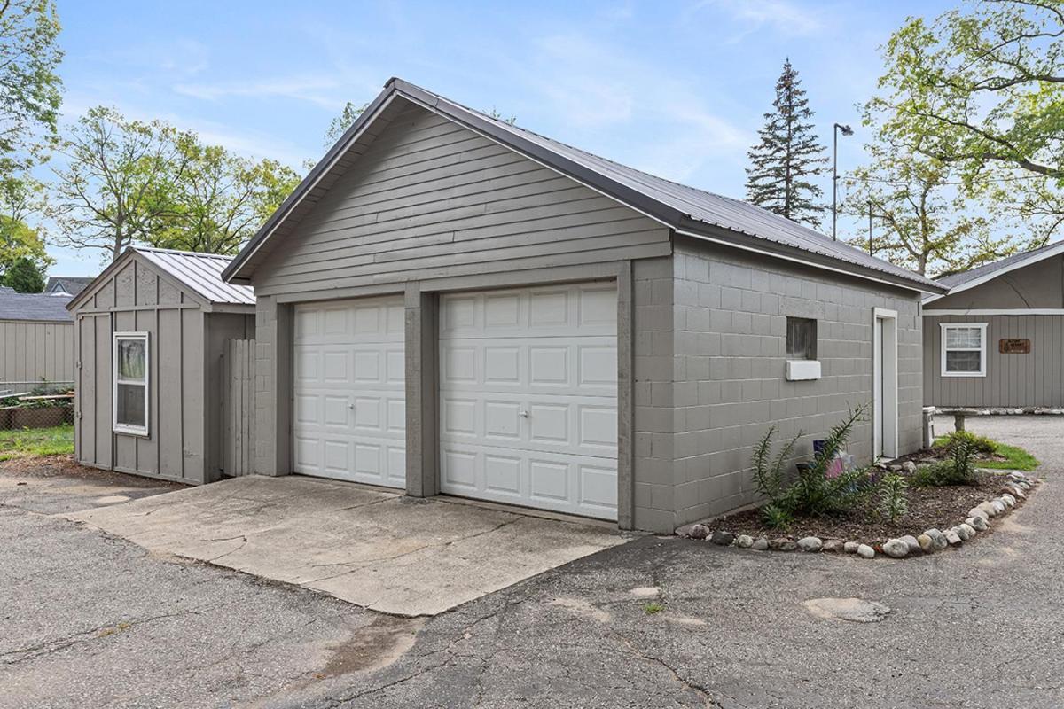 Lakeside Getaway With Dock, Firepit, Grill Newaygo Eksteriør billede